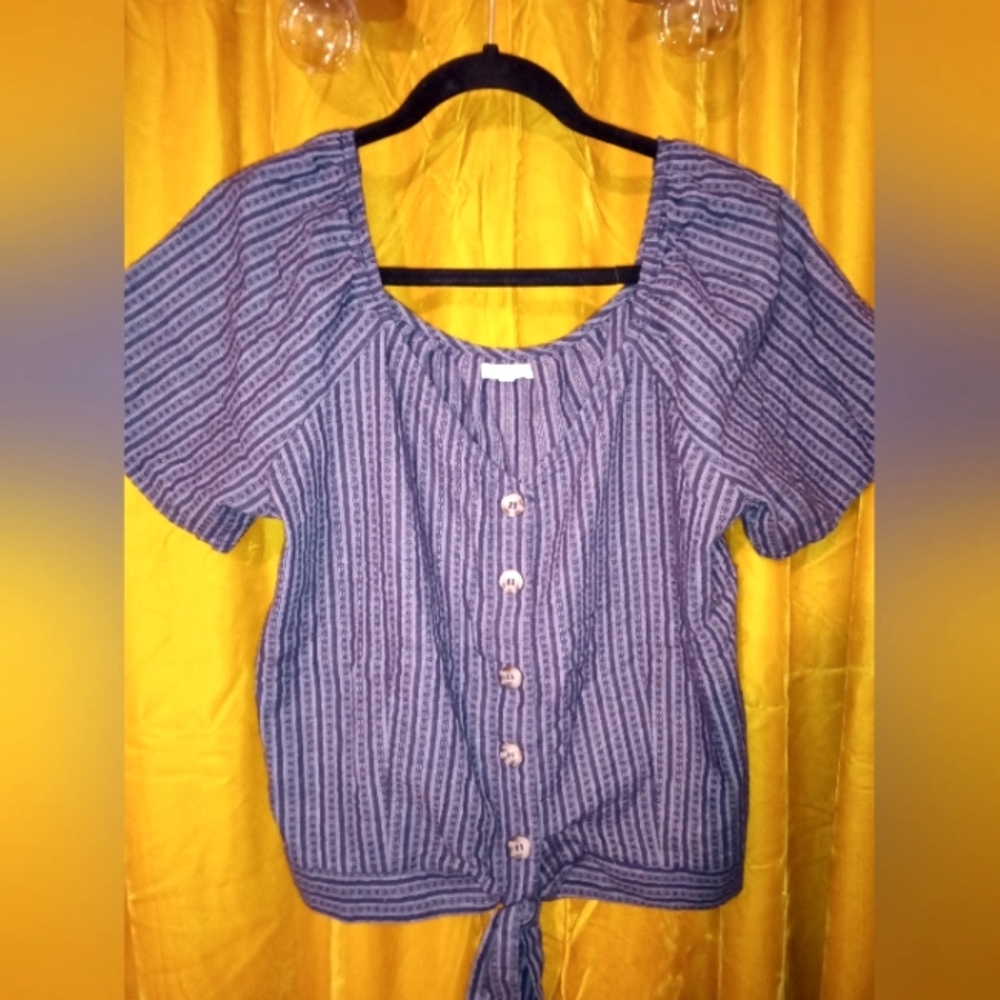 Super Cute Boho Style tie front Maurices top Sz L